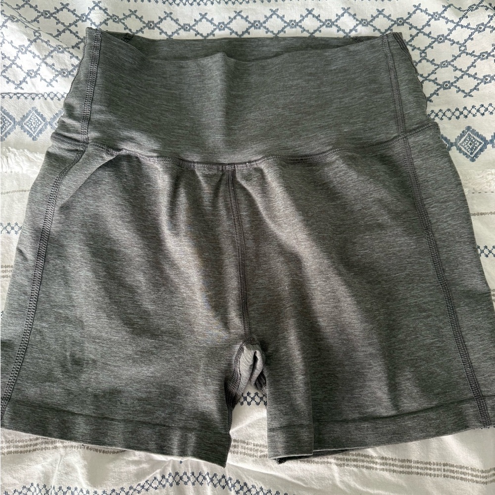 Alphalete Gray Athletic Shorts High-Waisted Design